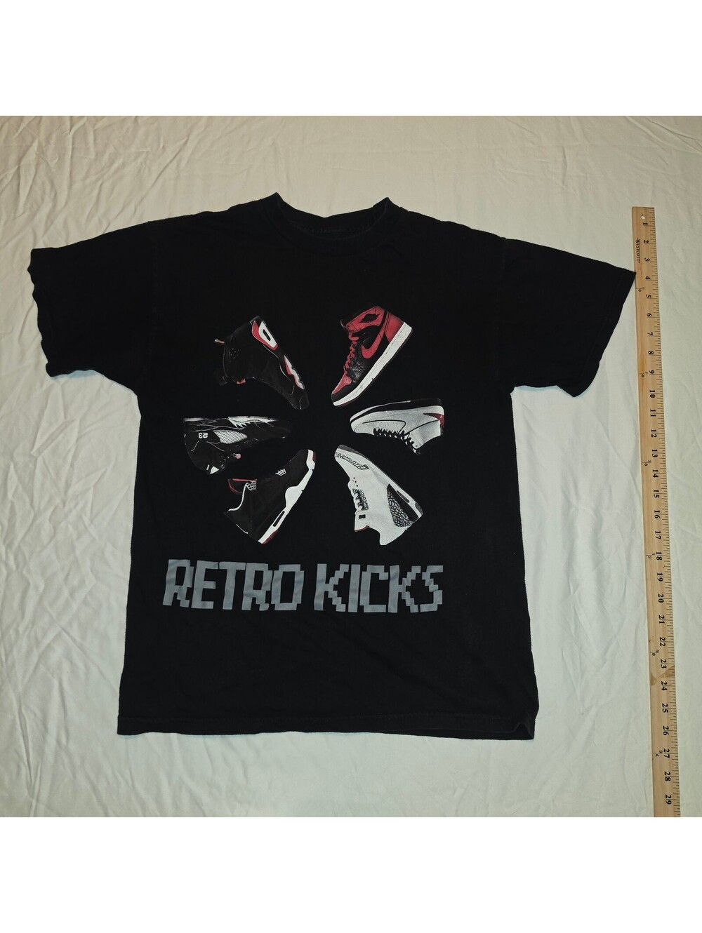 Authentic Classics Men's Medium Black Cotton T-Shirt Retro Kicks Graphic